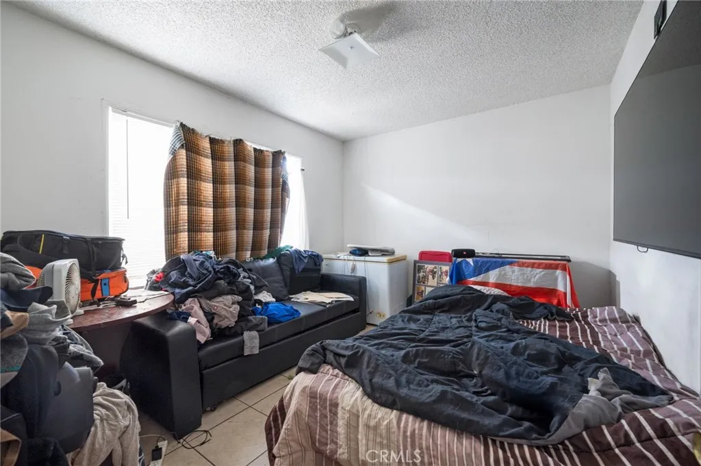 366 E Swope Street, Carson, California 90745 home-pic-54